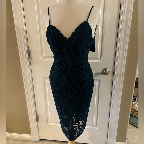 Bardot Gia Lace Midi Dress-NWT Size 4-Party/Holiday Dazzle - Picture 3 of 16